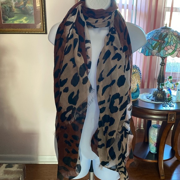 Animal Print Scarf 🧣 - Picture 3 of 8